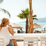 Szálloda The Beachfront Adult Only 16