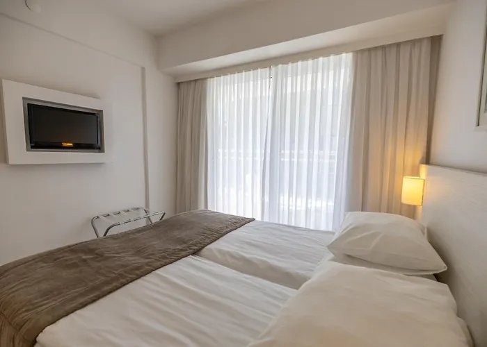 The Beachfront Adult Only 16