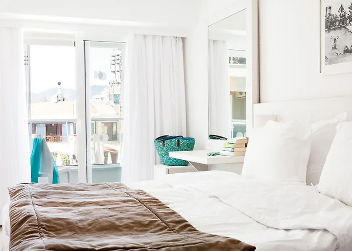 The Beachfront Adult Only 16 Μαρμαρίς