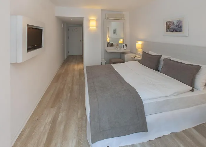 The Beachfront Adult Only 16 Μαρμαρίς