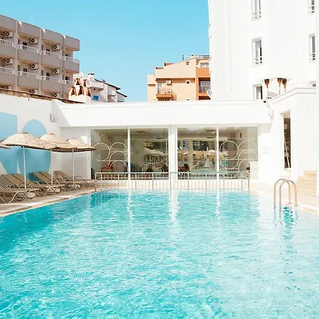 The Beachfront Adult Only 16 מרמריס