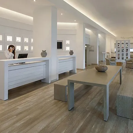 The Beachfront Adult Only 16 3* מרמריס