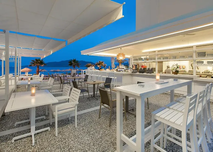 Hotel The Beachfront Adult Only 16 3*