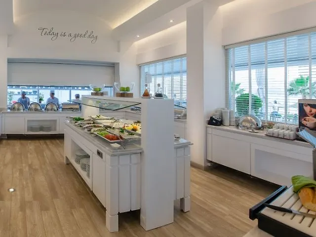 The Beachfront Adult Only 16 Szálloda 3*