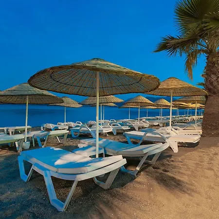 Hotel The Beachfront Adult Only 16 3*