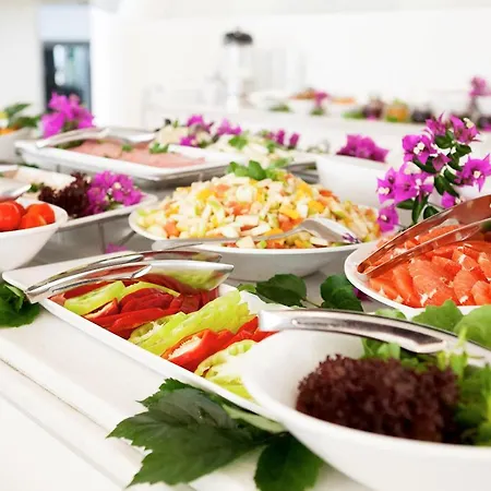 The Beachfront Adult Only 16 酒店 马尔马里斯