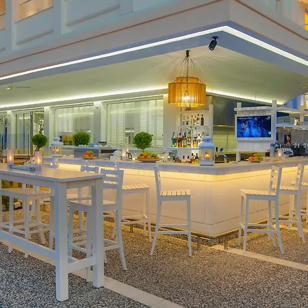 The Beachfront Adult Only 16 فندق