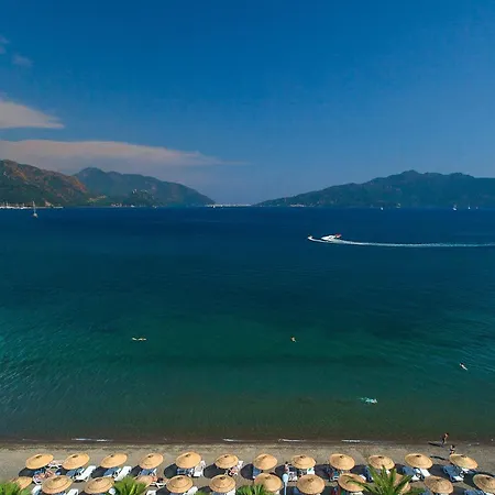 The Beachfront Adult Only 16 مرمريس