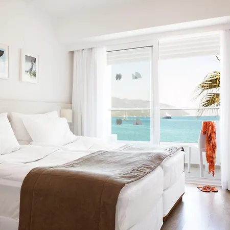 Hotel The Beachfront Adult Only 16 3*