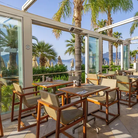 The Beachfront Adult Only 16 فندق 3*