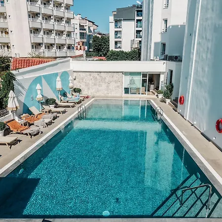 فندق The Beachfront Adult Only 16 3*