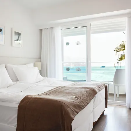 The Beachfront Adult Only 16 فندق