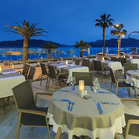 The Beachfront Adult Only 16 酒店 3*